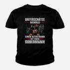 Dobermann Unterschätze Niemals Einen Alten Mann Kinder T-Shirt