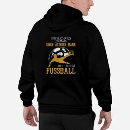 Älterer Mann Mit Fussball Hoodie - Seseable