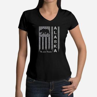American Flag Alaska With A Bear And Vintage Look Women V-Neck T-Shirt - Seseable