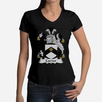 Carver Family Crest / Coat Of Arms British Family Crests Women V-Neck T-Shirt - Seseable