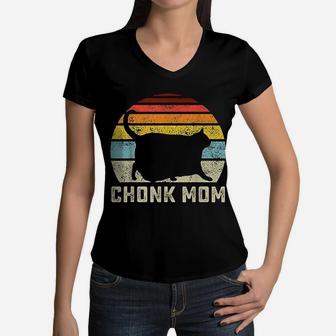Chonk Cat Mom Scale Meme Funny Retro Style Women V-Neck T-Shirt - Seseable