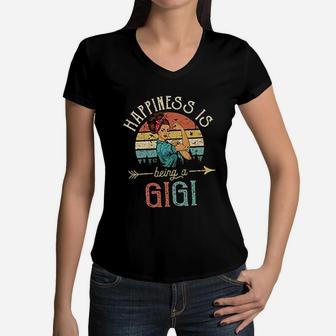 Happiness Is Being A Gigi For Women Vintage Grandma Women V-Neck T-Shirt - Seseable