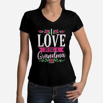 I Love Being A Grandma Cute Floral Mothers Day Gifts Women V-Neck T-Shirt - Seseable