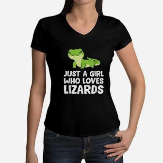 Just A Girl Who Loves Lizards Reptile Lizard Mom Women V-Neck T-Shirt - Seseable