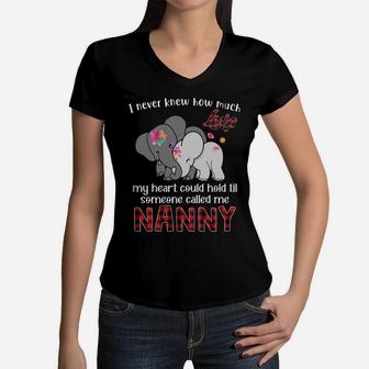 Mothers Day Nanny Cute Elephants Love Gift Women V-Neck T-Shirt - Seseable