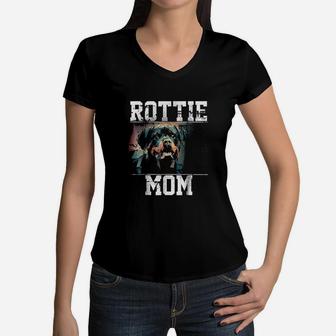 Rottweiler Mom Gift For Rottie Lover Women V-Neck T-Shirt - Seseable