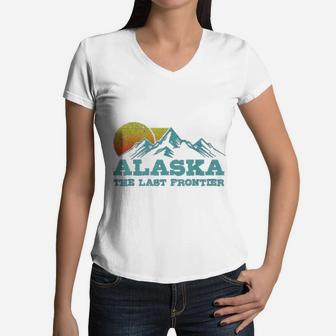 Alaska The Last Frontier Vintage Mountains Sunset Souvenir Women V-Neck T-Shirt - Seseable