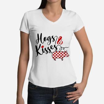 Hogs And Kisses Farm Polka Dots Pig Lover Piggie Mom Women V-Neck T-Shirt - Seseable
