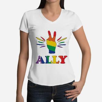 Lgbt Ally Proud Mom Gays Lgbt Women V-Neck T-Shirt - Seseable