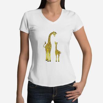 Mom And Baby Giraffe Women V-Neck T-Shirt - Seseable