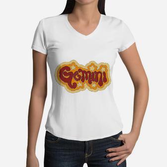 Retro Vintage 70s Gemini Zodiac Horoscope Women V-Neck T-Shirt | Seseable UK