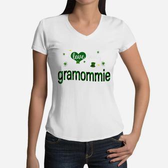 St Patricks Day Cute Shamrock I Love Being Gramommie Heart Family Gifts Women V-Neck T-Shirt - Seseable