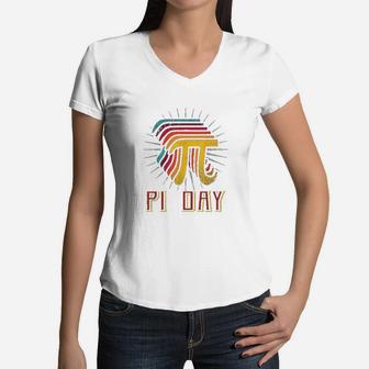 Vintage Retro Pi Day 3.14 Math Geek Science Lovers Gift Women V-Neck T-Shirt - Seseable