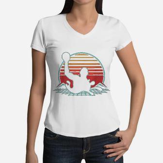 Water Polo Retro Vintage 80s Style Coach Player Gift Women V-Neck T-Shirt | Seseable FR