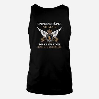 Kraft einer Frau mit Yorkshire Terrier Unisex TankTop, Damenmode - Seseable