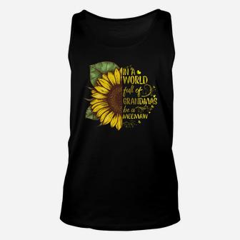 In A Worl Full Of Grandmas Be A Meemaw Beautiful Sunflower Family Gift Unisex Tank Top - Seseable