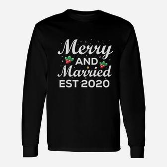 Merry And Married Est 2020 Newlywed Husband Wife Christmas Long Sleeve T-Shirt - Seseable