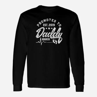 Promoted To Daddy Est 2022 March Expecting Dad Distressed Long Sleeve T-Shirt - Seseable