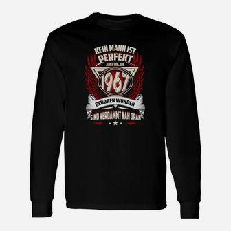 Schwarzes Langarmshirts Kein Mann ist Perfekt Jahrgang 19xx, Nahe Perfektion - Seseable