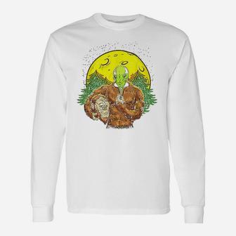 Alien Bigfoot Mystery Of Bigfoot Solved Sasquatch Ufo Long Sleeve T-Shirt - Seseable