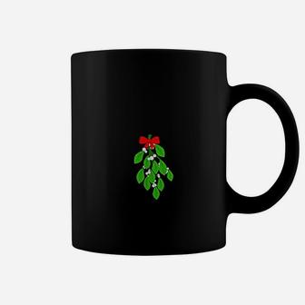Christmas Mistletoe Below Coffee Mug - Seseable
