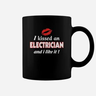 Electrician Stupid Electrician Funny Electrician Coffee Mug - Seseable