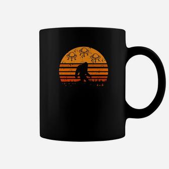Retro Bigfoot Ufo Abduction Vintage Sasquatch Believe Coffee Mug - Seseable