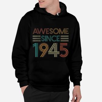 Born In 1945 Retro Vintage 77th Birthday Gifts 77 Years Old Hoodie - Seseable