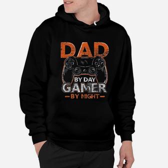 Gaming Gift Dad By Day Gamer By Night Dad Hoodie - Seseable