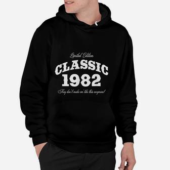 Gift For 40 Years Old Vintage Classic Car 1982 40th Birthday Hoodie - Seseable