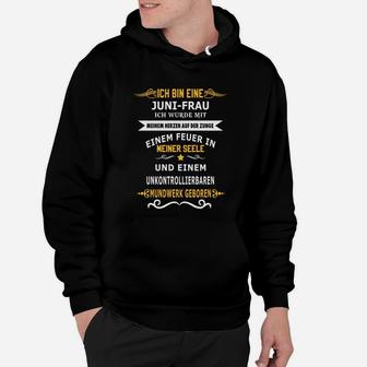 Juni-Frau Schwarzes Hoodie mit Spruch für Frauen - Seseable