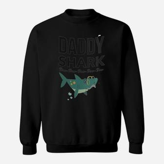 Green Daddy Shark, dad birthday gifts Sweat Shirt - Seseable