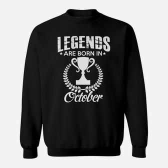 Legends Born October Sweatshirt, Lorbeerkranz & Pokal Design - Seseable