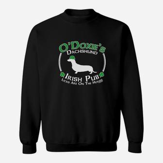 St Patricks Day Dog Dachshund Doxie Irish Pub Sign Young Sweat Shirt - Seseable