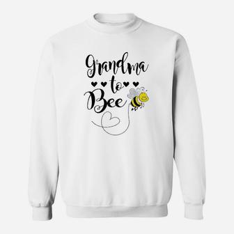 Grandma To Bee Family Matching Gift Sweat Shirt | Seseable UK
