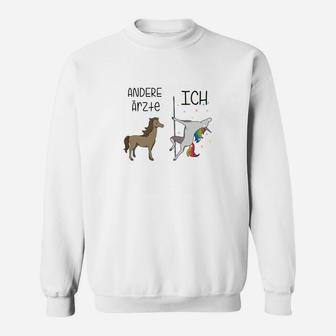 Lustiges Einhorn Tierarzt Sweatshirt, Andere Ärzte VS Ich Design - Seseable