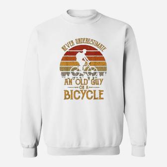 Vintage Never Underestimate An Old Guy On A Bicycle Cycling Sweat Shirt - Seseable