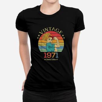 1971 Gift Vintage 1971 Gifts Born In 1971 Ladies Tee - Seseable