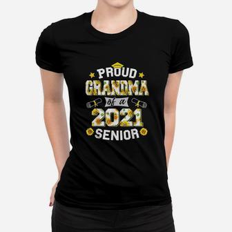 Funny Proud Grandma Of A 2021 Senior Floral Graduation Gift Women T-shirt - Seseable