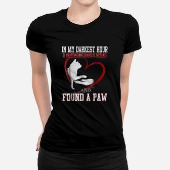 In My Darkest Hour I Found A Cat Paw Gift Mom Wife Ladies Tee - Seseable