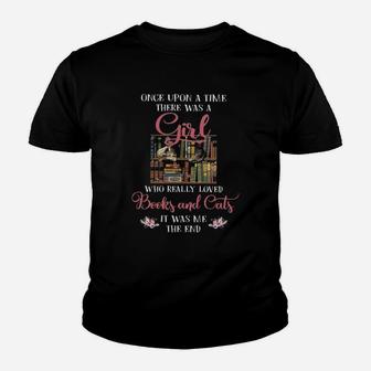 A Girl Who Really Loved Books And Cats Kid T-Shirt - Seseable