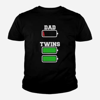 Funny Twins Dad 0 Battery Twins Full 100 Battery Kid T-Shirt - Seseable