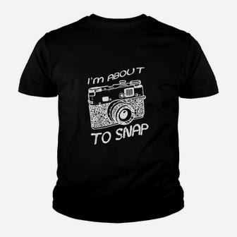 I Am About To Snap Vintage Camera Photographer Kid T-Shirt - Seseable