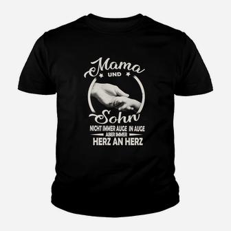 Mama und Sohn Herz an Herz Kinder Tshirt, Liebevolles Design für Mütter - Seseable