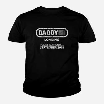 Mens Daddy To Be September 2022 New Dad Gift Loading Vintage Kid T-Shirt - Seseable