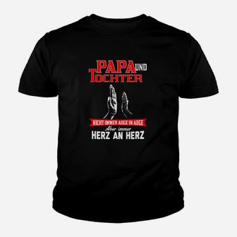 Papa und Tochter Herz an Herz Kinder Tshirt, Schwarzes Schriftzug Tee - Seseable