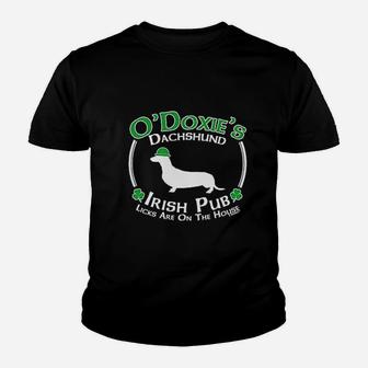 St Patricks Day Dog Dachshund Doxie Irish Pub Sign Kid T-Shirt - Seseable