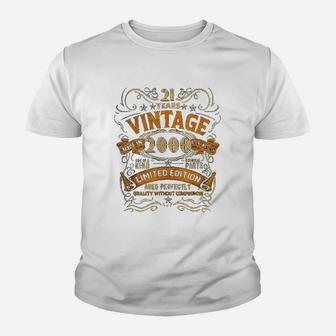 Born In 2000 Vintage 22nd Birthday Gift Party 22 Years Old Kid T-Shirt - Seseable