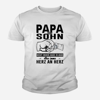 Papa und Sohn Faustgruß Kinder Tshirt, Herz an Herz Motiv für Väter - Seseable