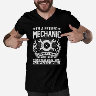 Im A Retired Mechanic Fathers Day Retirement Men V-Neck Tshirt - Seseable